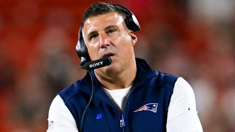 Head coach Mike Vrabel of the New England Patriots looks on