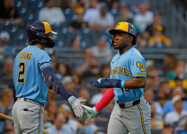 Milwaukee Brewers v Pittsburgh Pirates