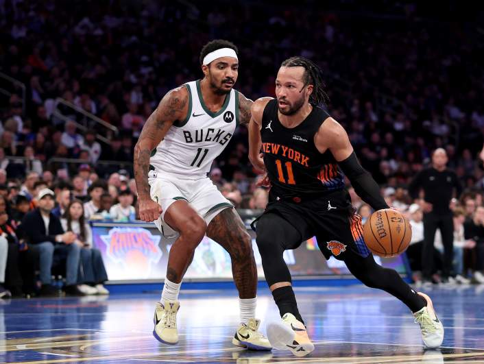 Milwaukee Bucks v New York Knicks