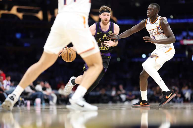 Phoenix Suns v Los Angeles Lakers