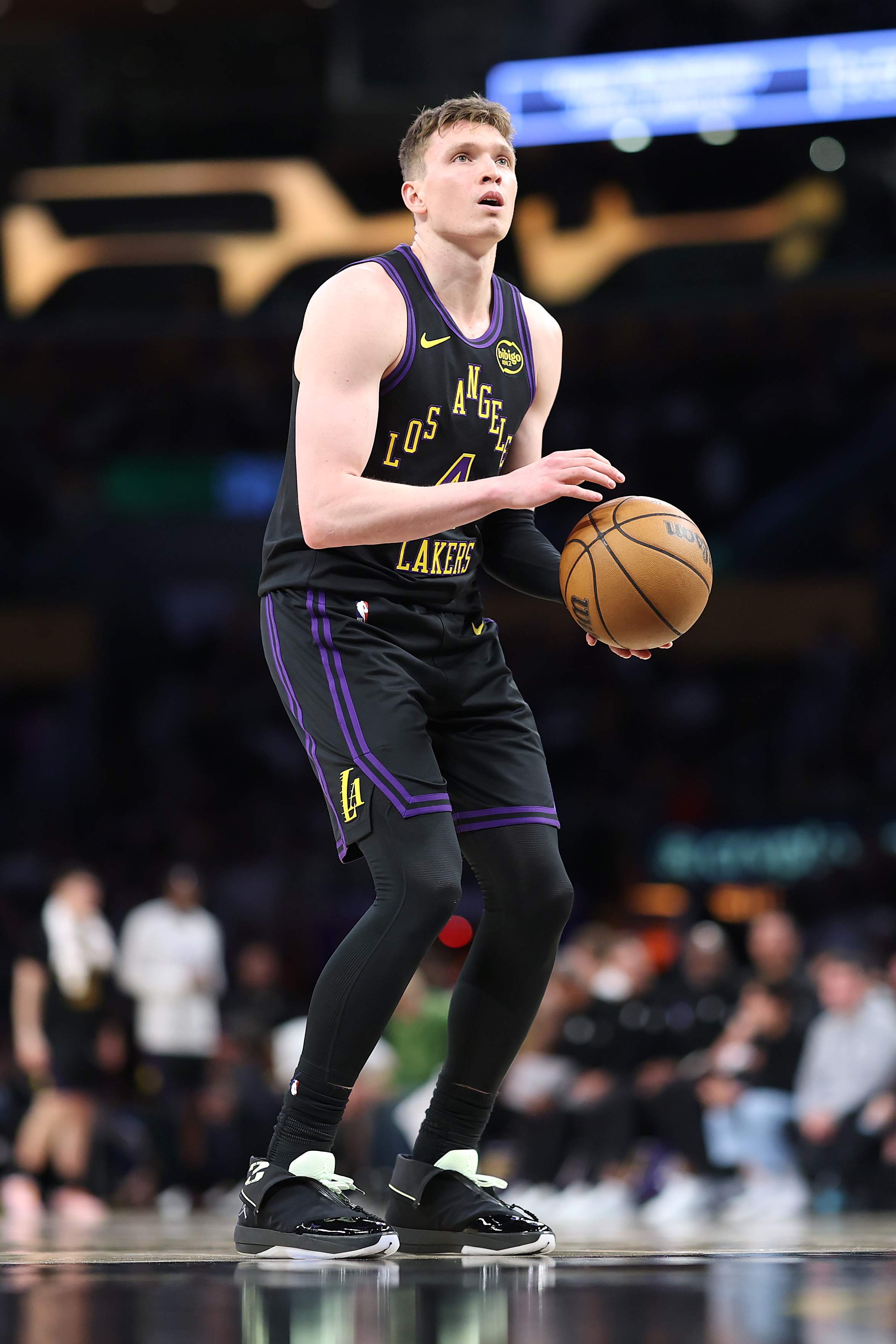 Phoenix Suns v Los Angeles Lakers