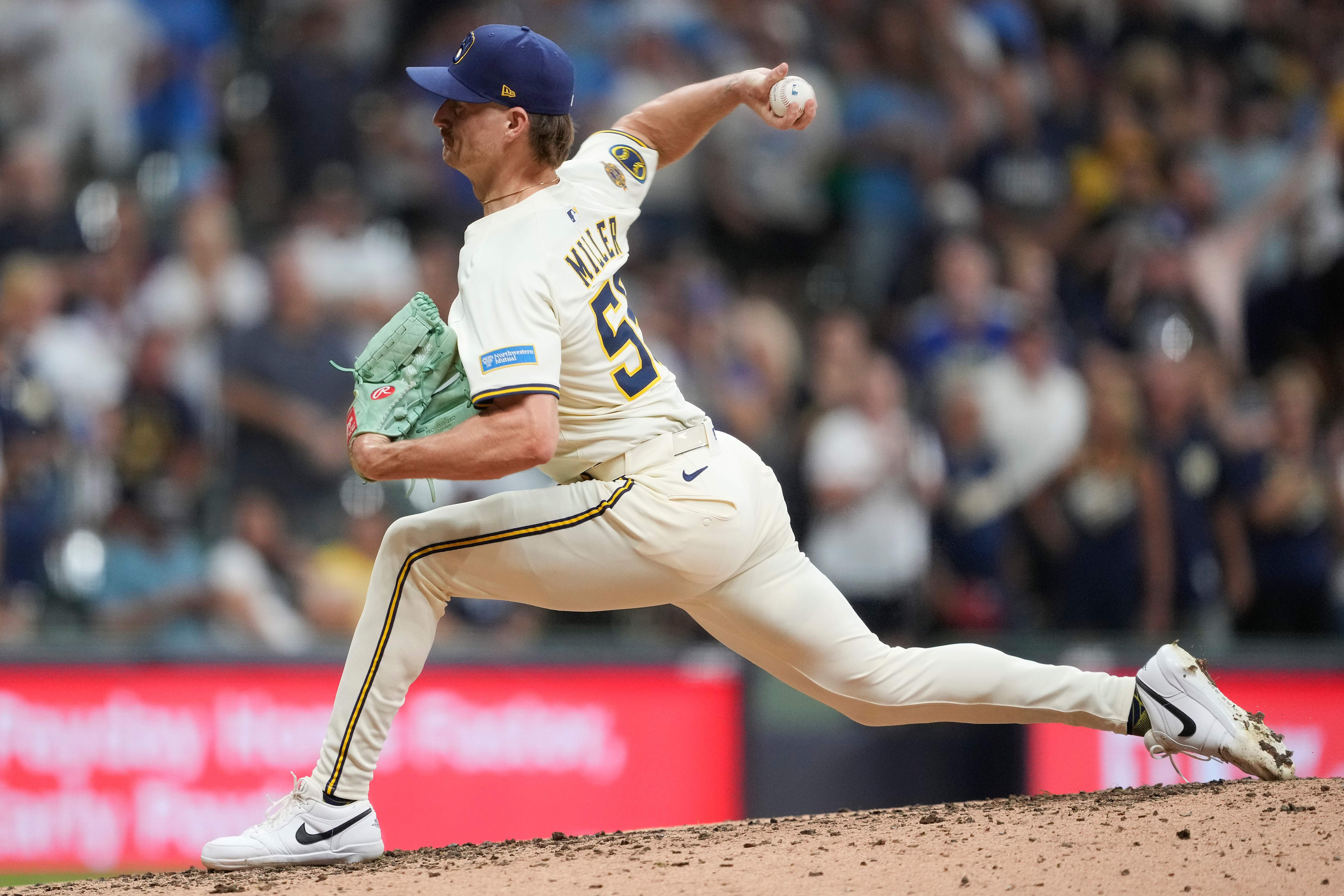 Pittsburgh Pirates v Milwaukee Brewers