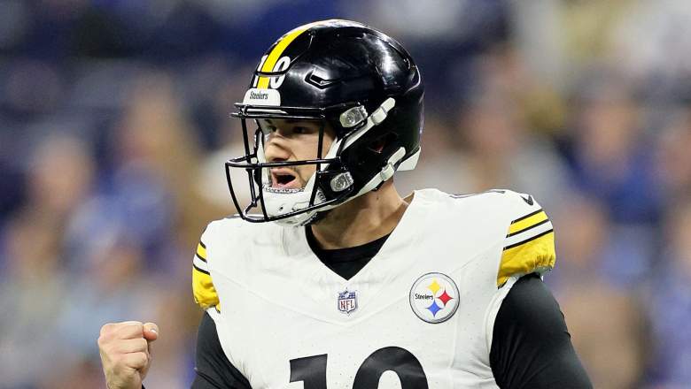 Pittsburgh Steelers v Indianapolis Colts
