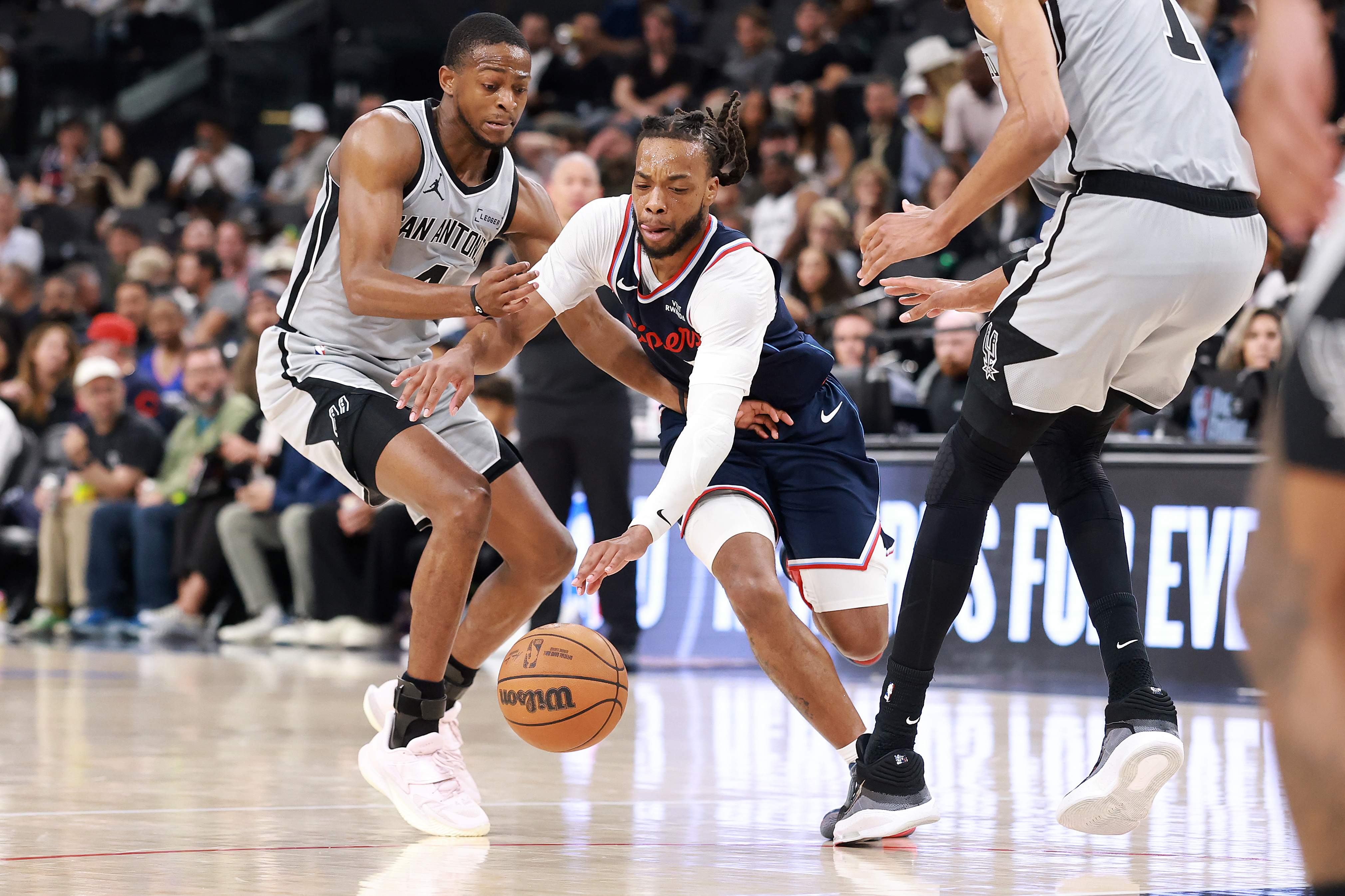 San Antonio Spurs v Los Angeles Clippers