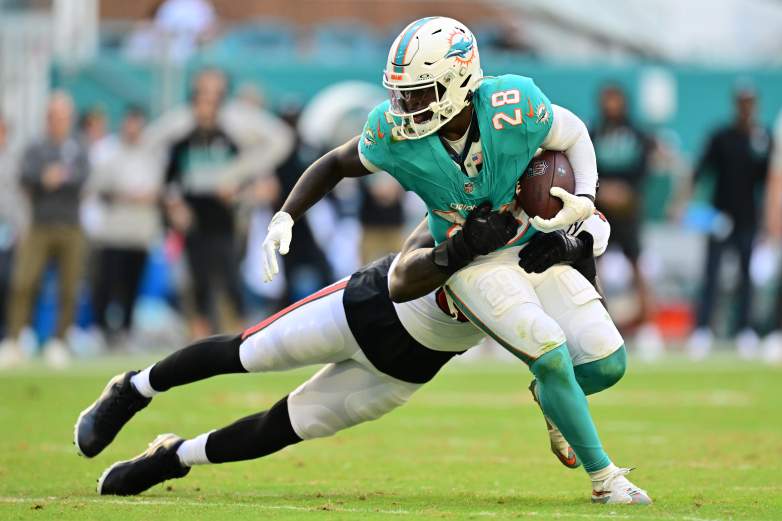 Miami Dolphins offensive coordinator says that they need to make sure De'Von Achane gets more touches. 
