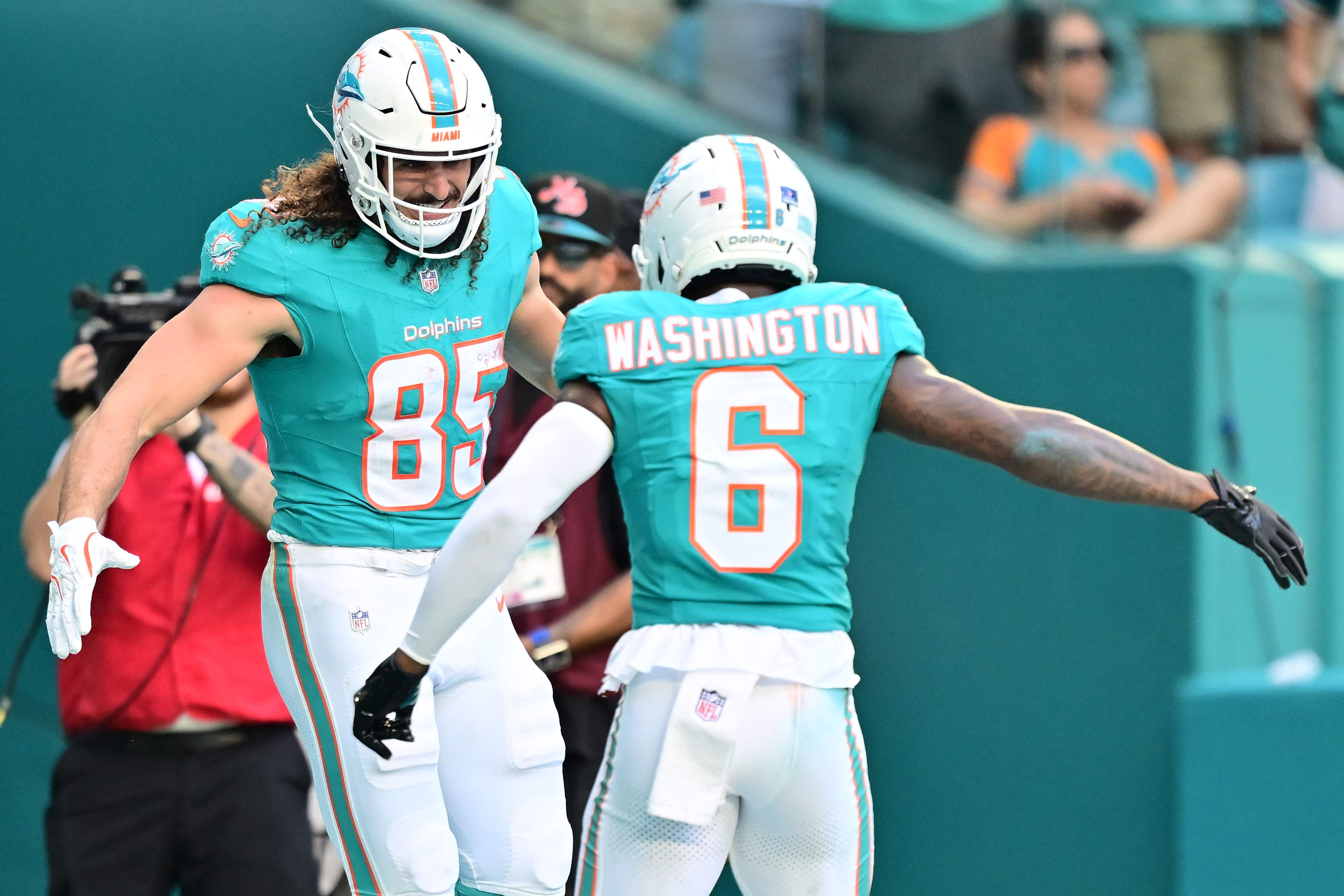 Tampa Bay Buccaneers v Miami Dolphins - NFL 2025