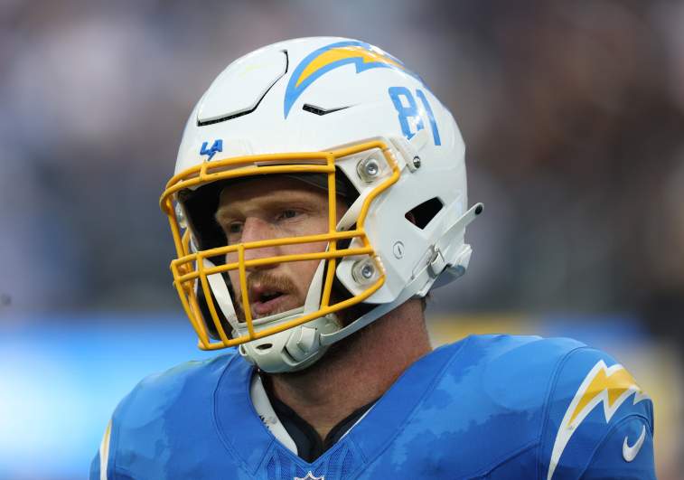 Tennessee Titans v Los Angeles Chargers