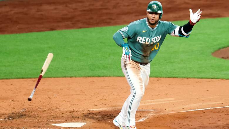 Willson Contreras #40 of the Boston Red Sox is walked