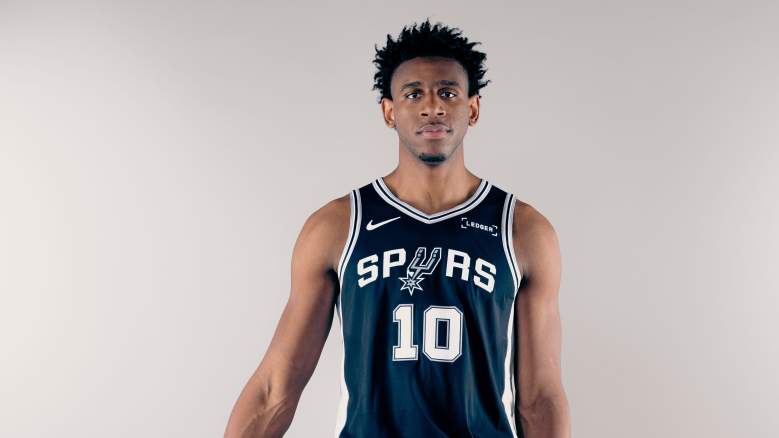 Spurs rookie Tarris Reed Jr. at rookie photoshoot