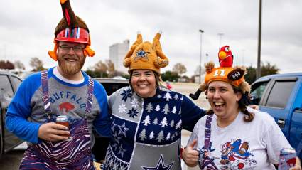 Cowboys Announce A-List Thanksgiving Halftime Performer Hours Ahead of Monday Night Eagles Showdown
