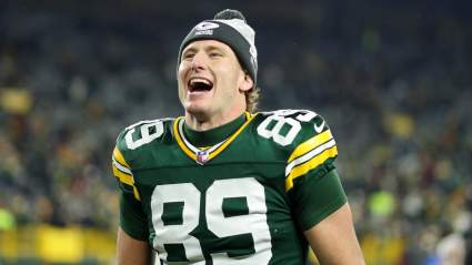 Seahawks Sign 6-Foot-5 Former Packers TE