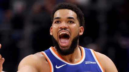 Warriors Trade Idea Lands ‘Perfect’ Porzingis Replacement In $220M Superstar Center