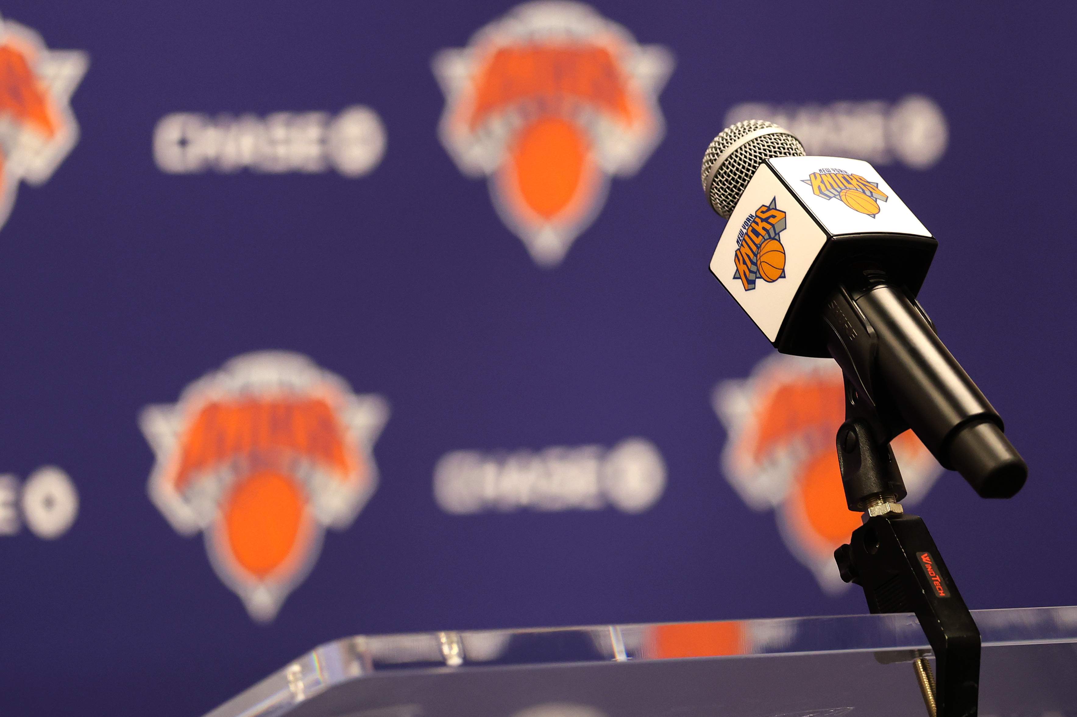 Ex-Knicks Forward Dies at 83