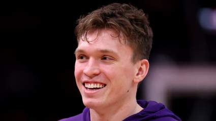 Former Lakers First-Round Pick Signs with Champion Knicks