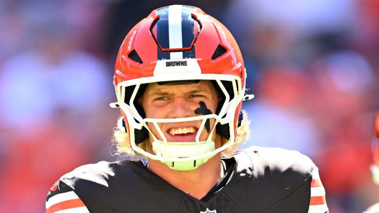 Cleveland Browns linebacker Carson Schwesinger left Sunday's game in a walking boot.