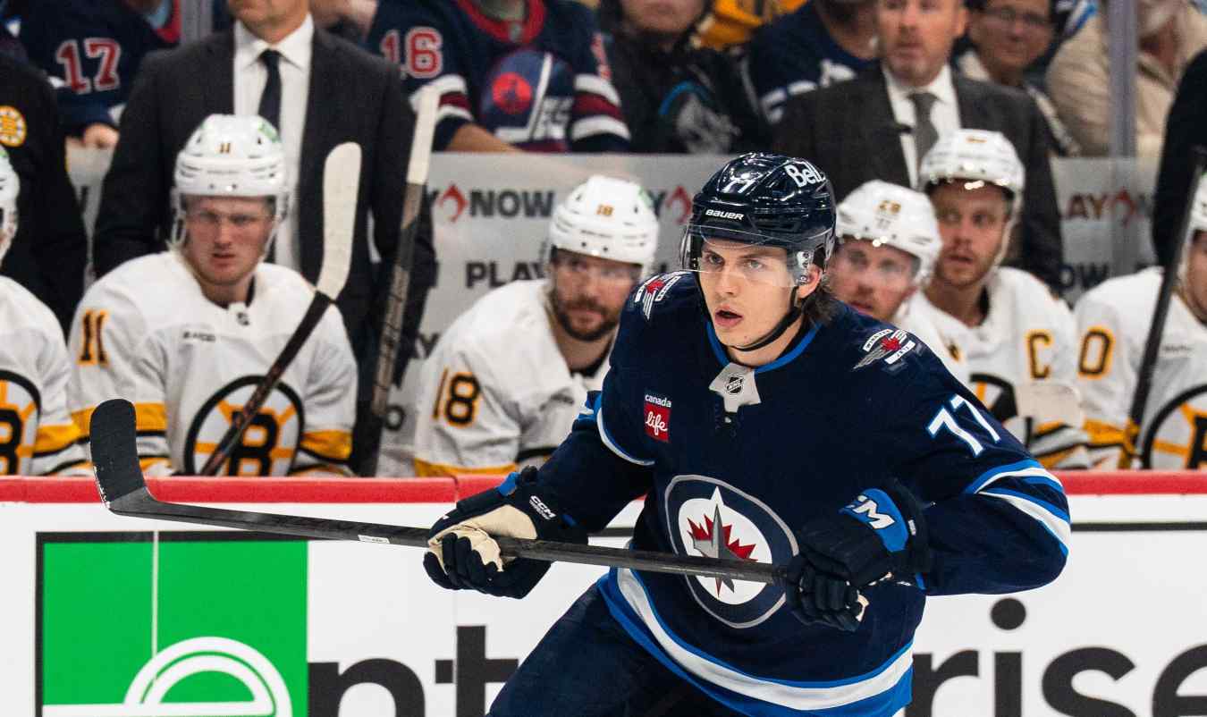 Jets' Tyrel Bauer Fight Includes Massive Punches vs. Red Wings