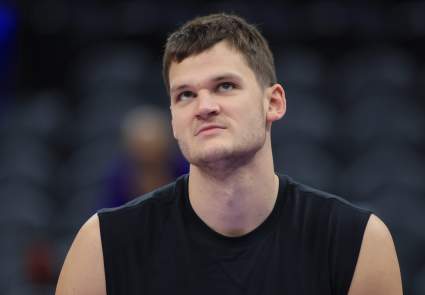 Lakers Urged to Move for $20 Million Center Amid Frontcourt Struggles