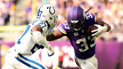 Vikings’ Aaron Jones Exits Colts Contest With Scary-Looking Injury