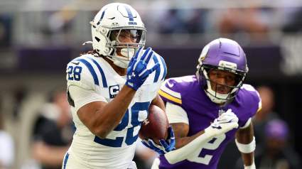 Vikings Set Stage to Trade for 3-Time Pro Bowler Amid Aaron Jones’ Injury
