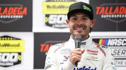 NASCAR Gives Kyle Larson Staggering 92.3% Chance of Winning Championship