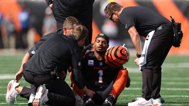 Ja'Marr Chase evaluated by Bengals medical staff