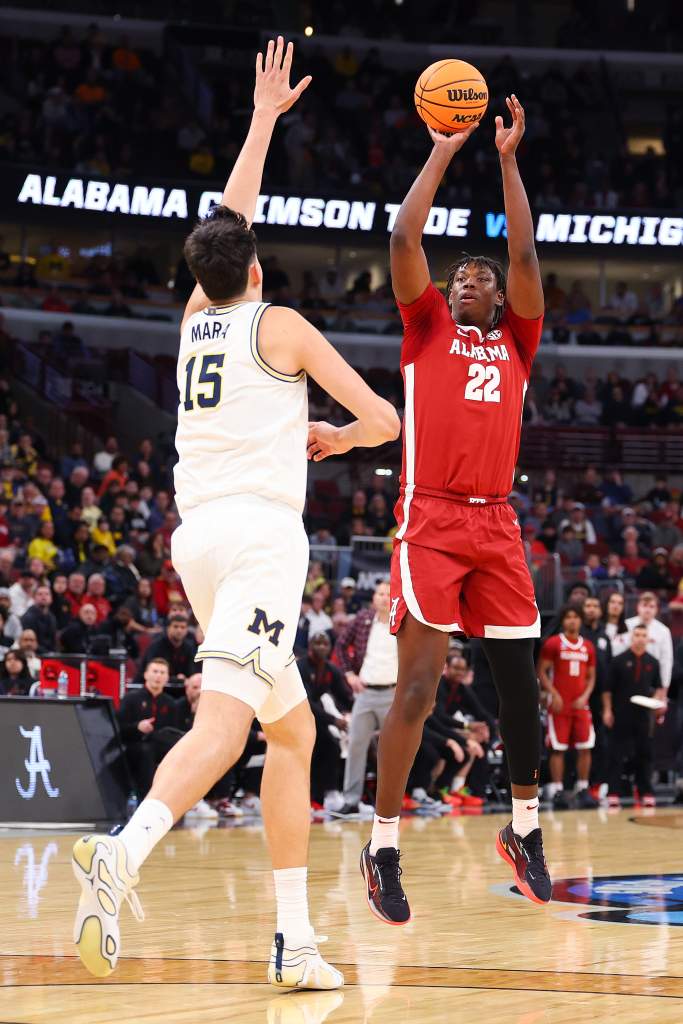 Aidan Sherrell shooting a jump shot