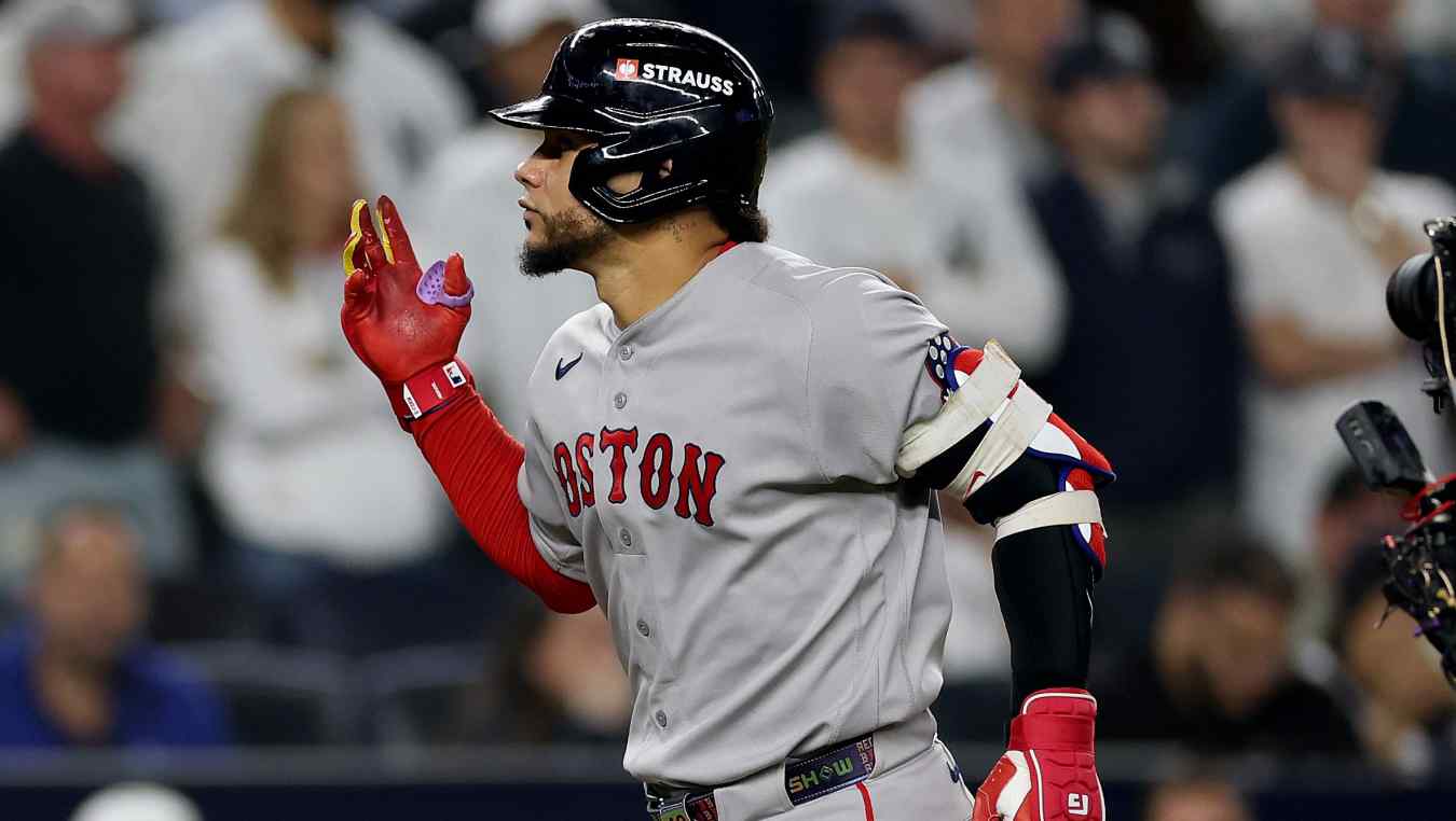 Red Sox's Willson Contreras Takes Shot at Chad Tracy for Controversial ...