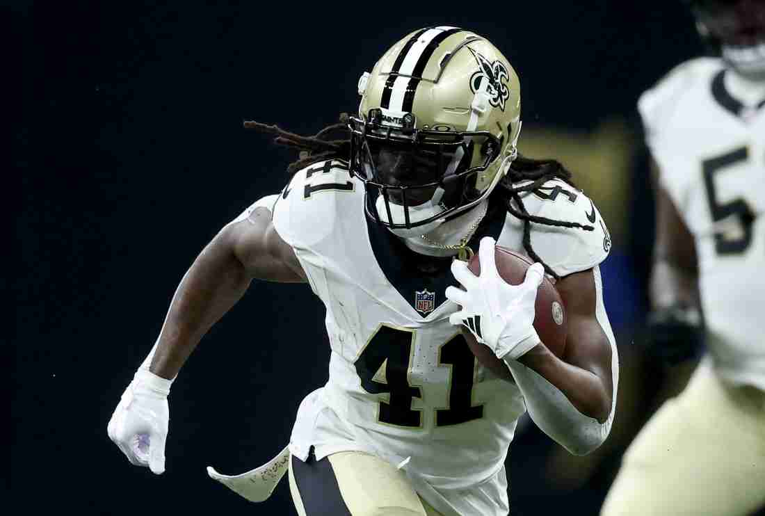 Saints' Alvin Kamara Injury Update Hints at RB Usage With Kendre Miller