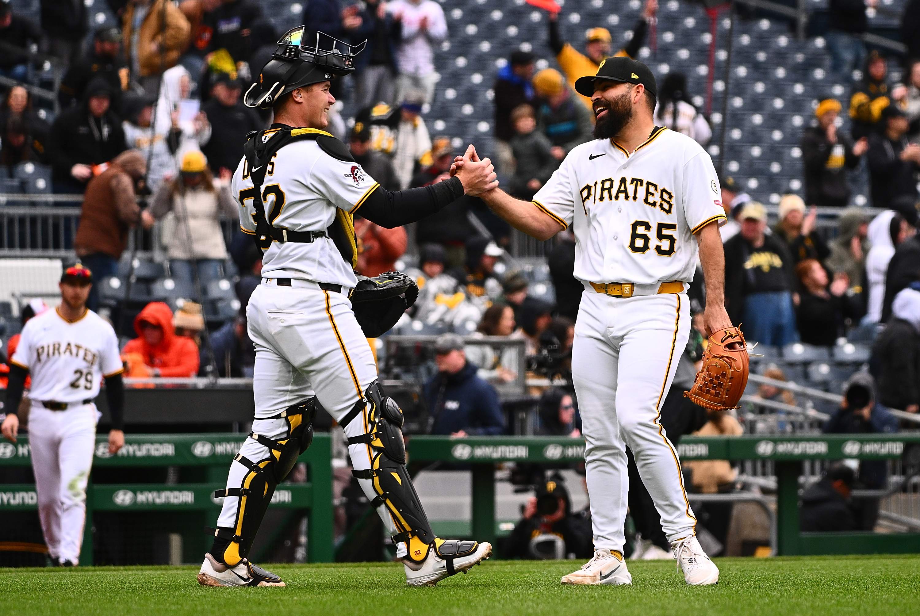 Pittsburgh Pirates Quietly Sign 7-Year MLB Player