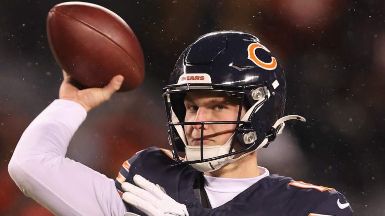 yson Bagent #17 of the Chicago Bears warms up