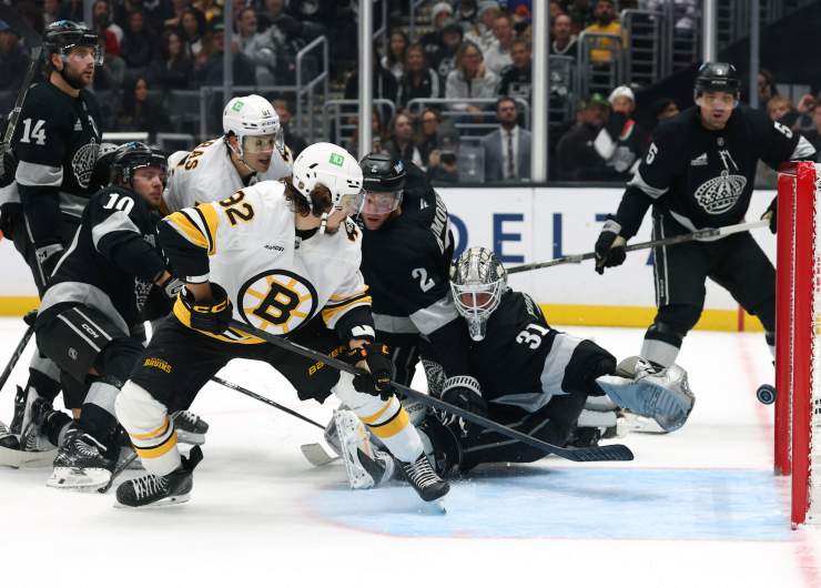 Boston Bruins v Los Angeles Kings