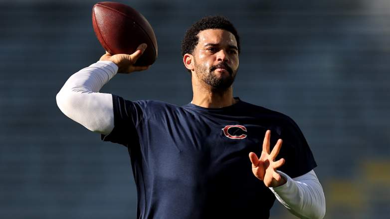 Caleb Williams #18 of the Chicago Bears warms up prior to the game