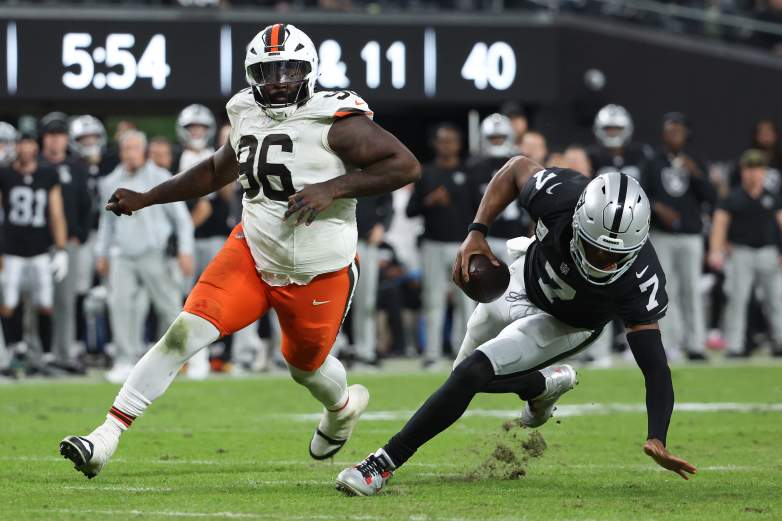 Cleveland Browns v Las Vegas Raiders