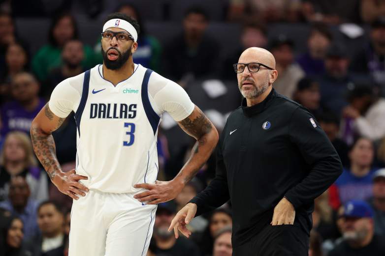 Dallas Mavericks v Sacramento Kings