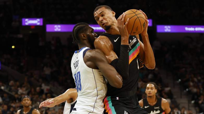 Dallas Mavericks v San Antonio Spurs