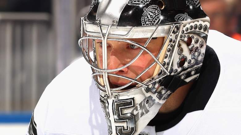 Darcy Kuemper #35 of the Los Angeles Kings tends net
