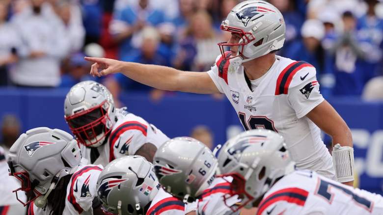 Drake Maye #10 of the New England Patriots calls a play