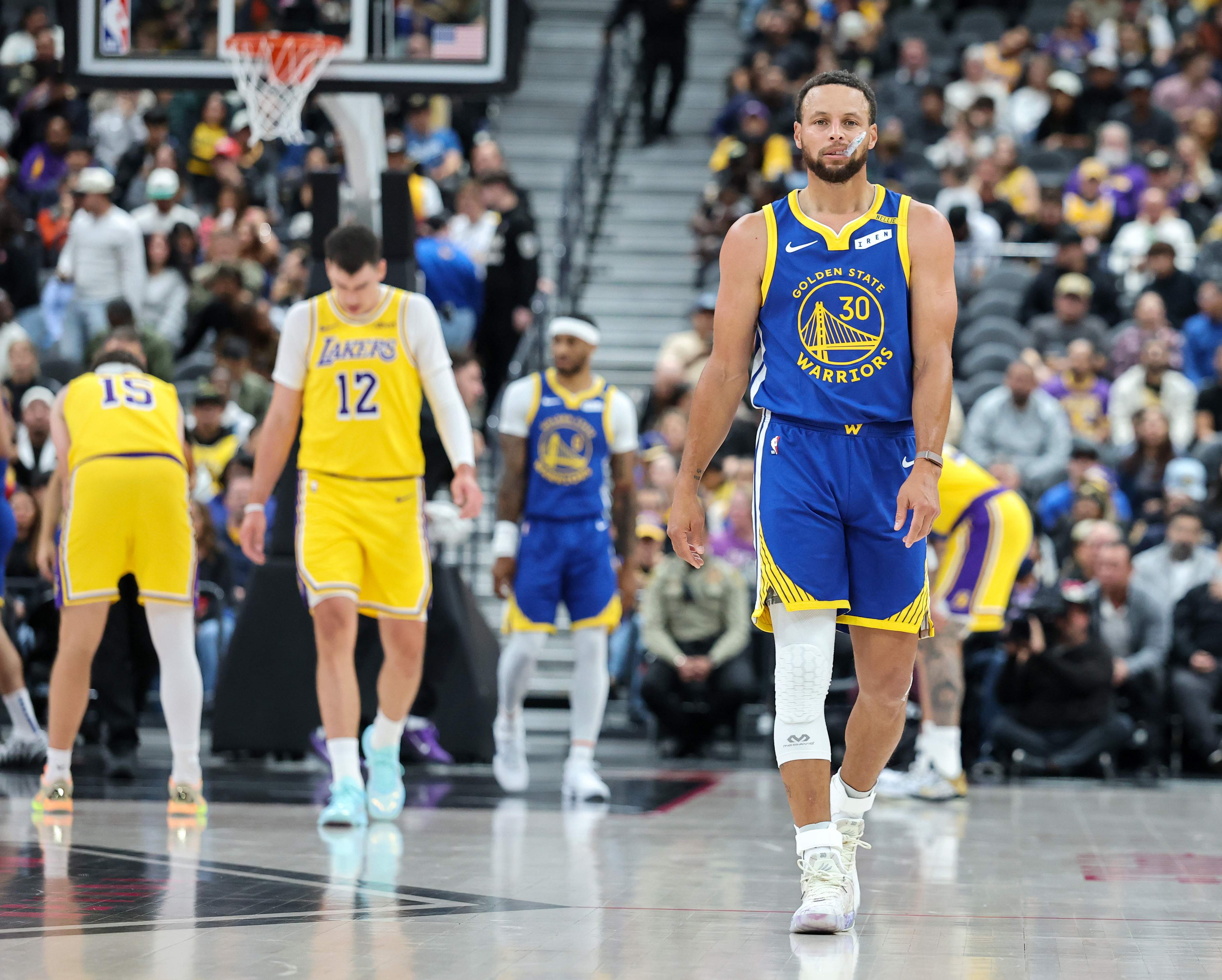 Golden State Warriors v Los Angeles Lakers