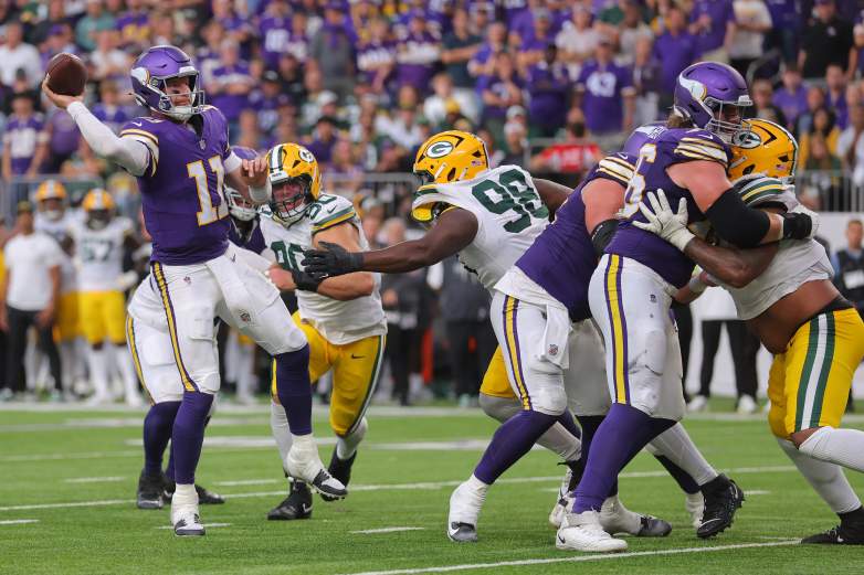 Green Bay Packers v Minnesota Vikings