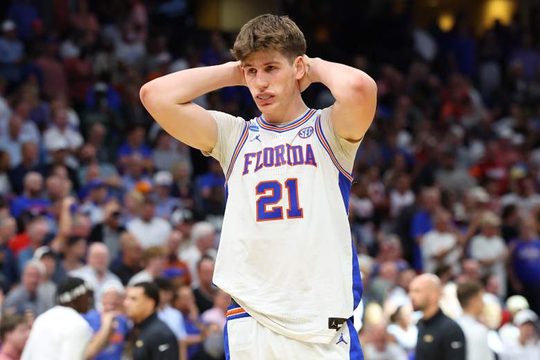 Alex Condon in a March Madness game against Iowa