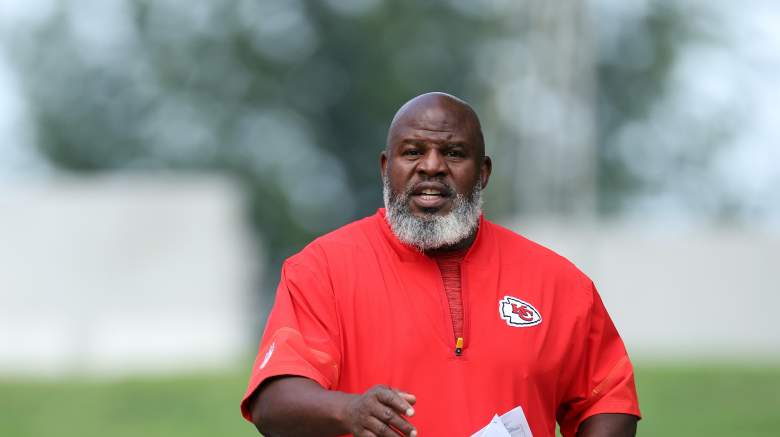 Offensive coordinator Eric Bieniemy got fired up for Raiders week when he received a text from Kansas City Chiefs legend Neil Smith.