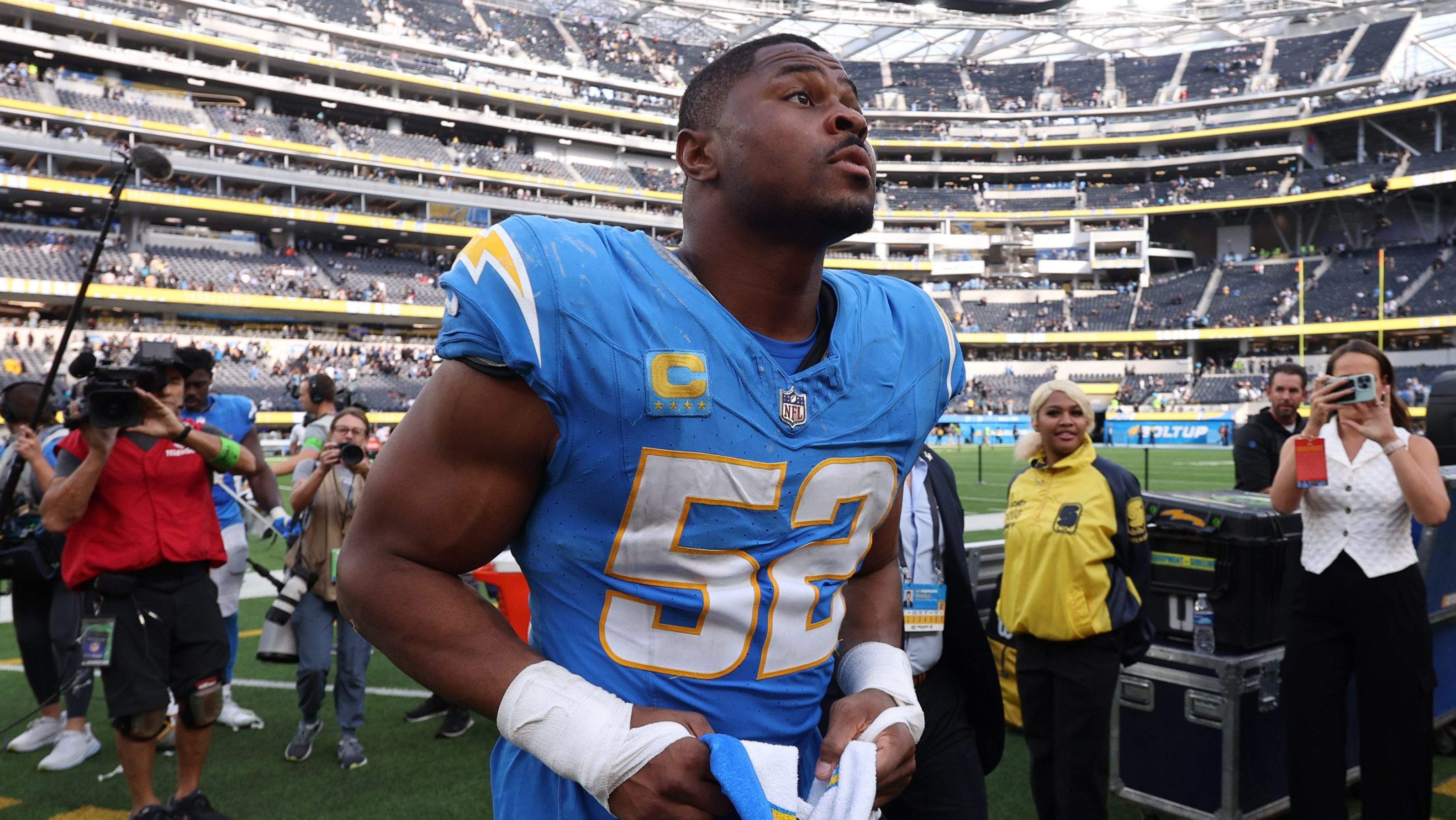 Khalil Mack Trade Rumors Explode Following Key Chargers Contract Revelation