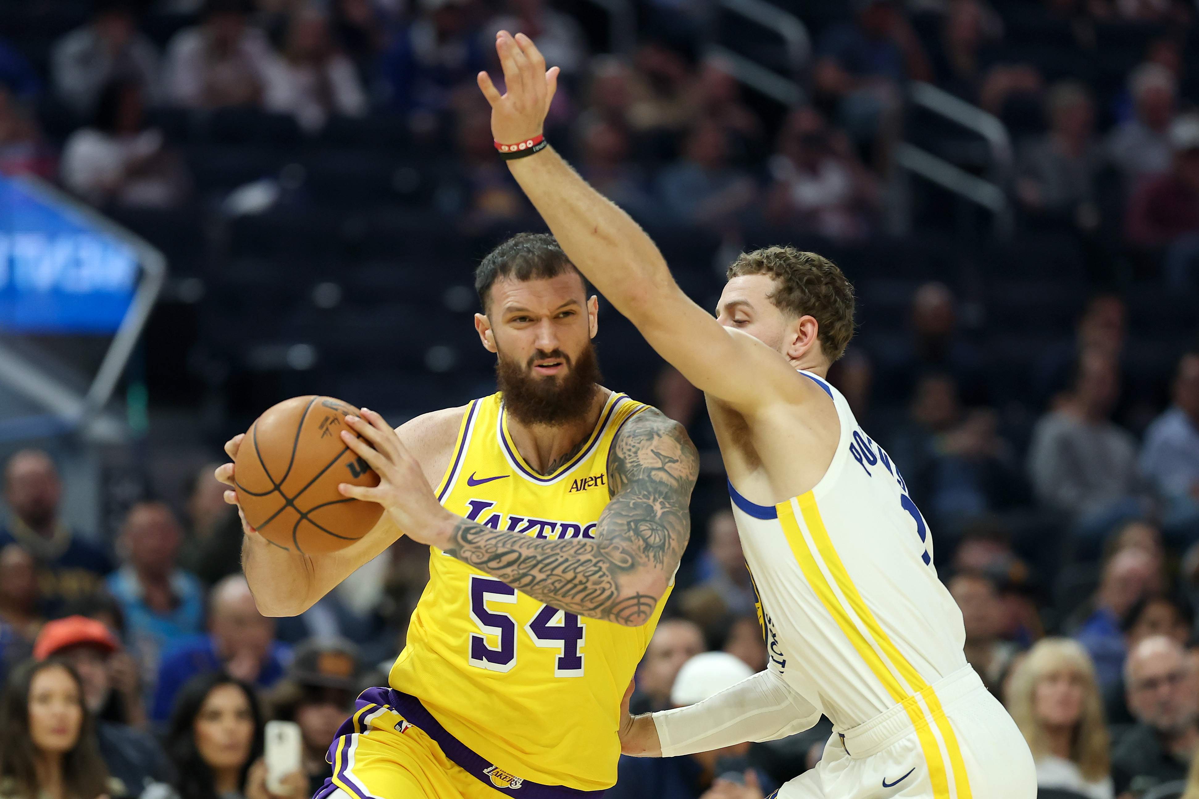 Los Angeles Lakers v Golden State Warriors