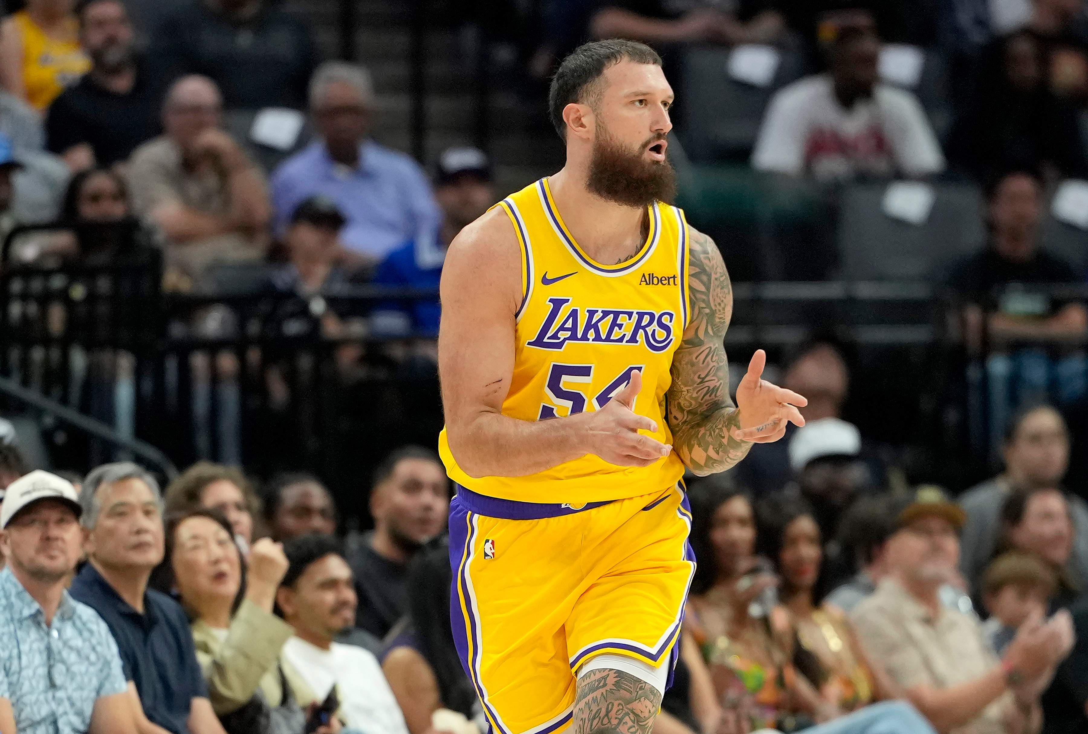 Los Angeles Lakers v Sacramento Kings