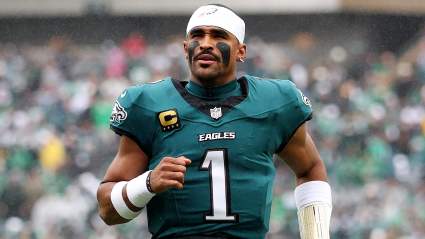 Eagles’ Jalen Hurts Draws Strong Message From Chiefs Star Amid Blood Clot Situation