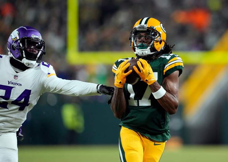 Minnesota Vikings v Green Bay Packers