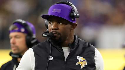 Vikings Sign Versatile Outside Linebacker & Cut 6-Foot-4, 312-Pound O-Lineman
