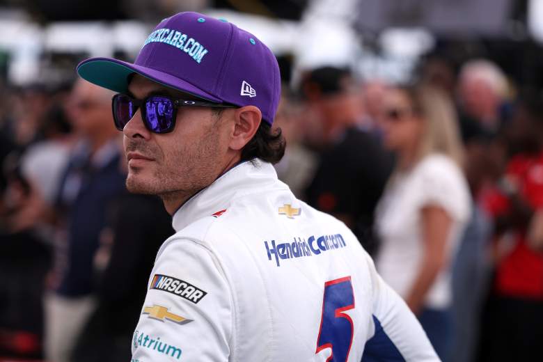 Kevin Harvick warns NASCAR Chase rivals they have only three races to catch Kyle Larson as his points lead threatens their title hopes.