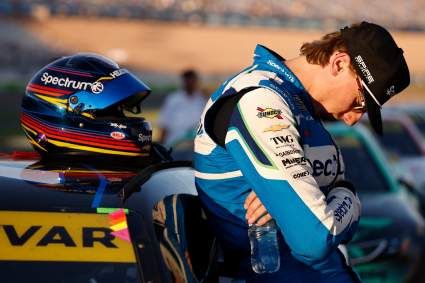 NASCAR Drama Escalates as Zane Smith’s Crew Chief Issues Warning to Carson Hocevar’s Crew Chief
