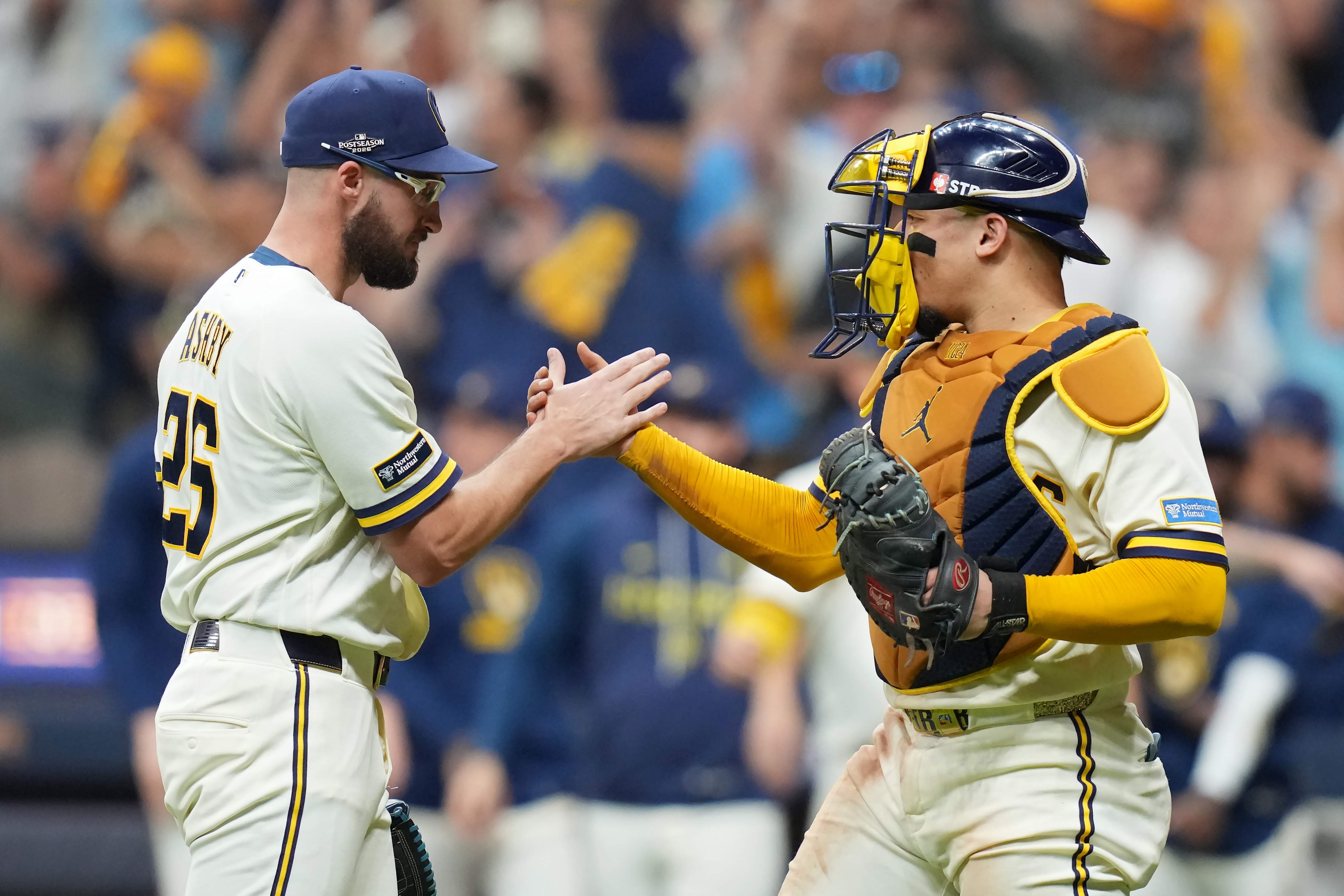 National League Championship Series: Los Angeles Dodgers v Milwaukee Brewers - Game Two